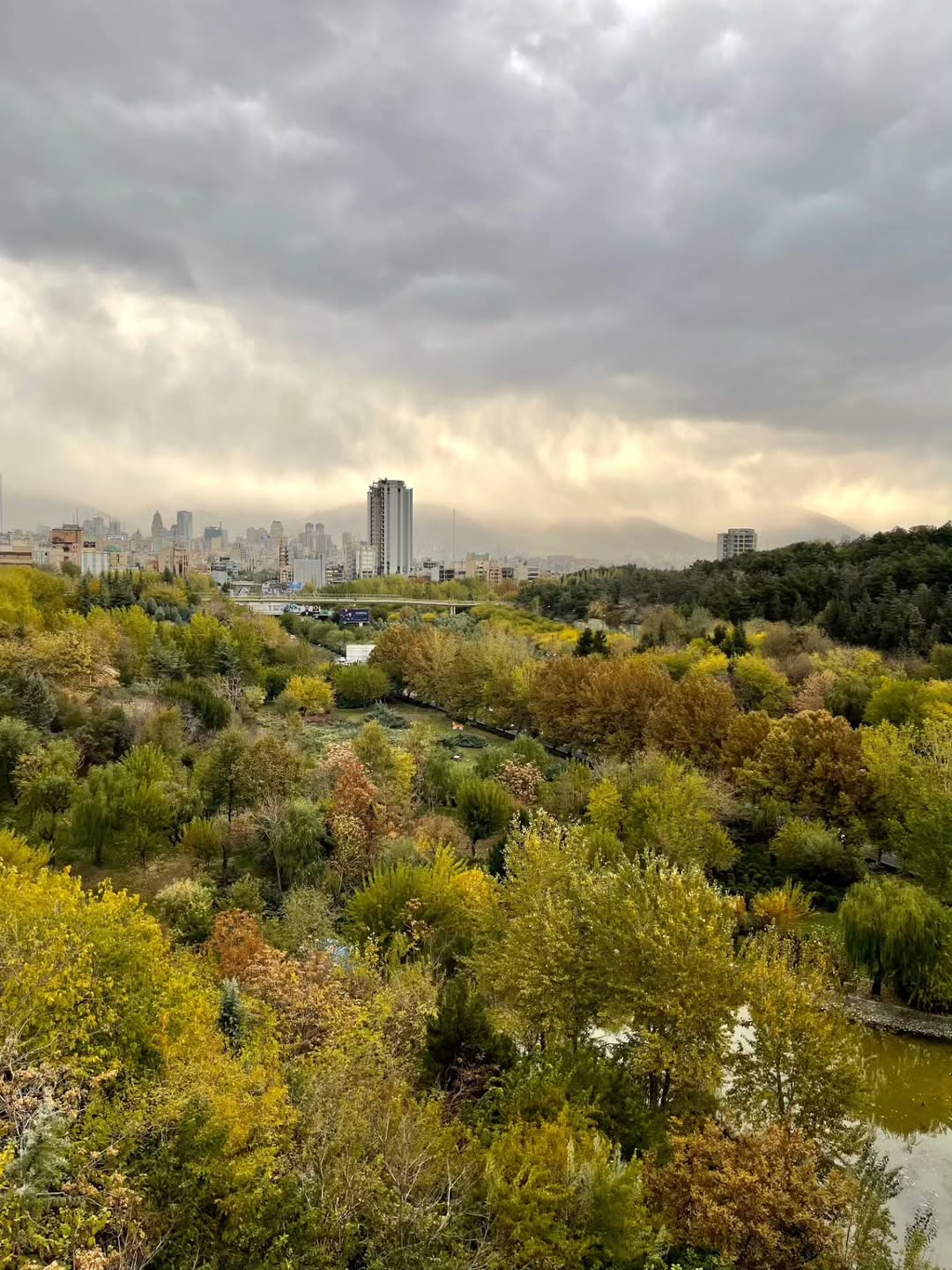 تهران زیبا از فراز پل طبیعت 