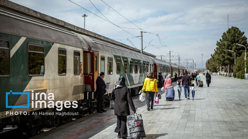 افزایش ۱۰ درصدی جابجایی مسافر توسط راهآهن قم