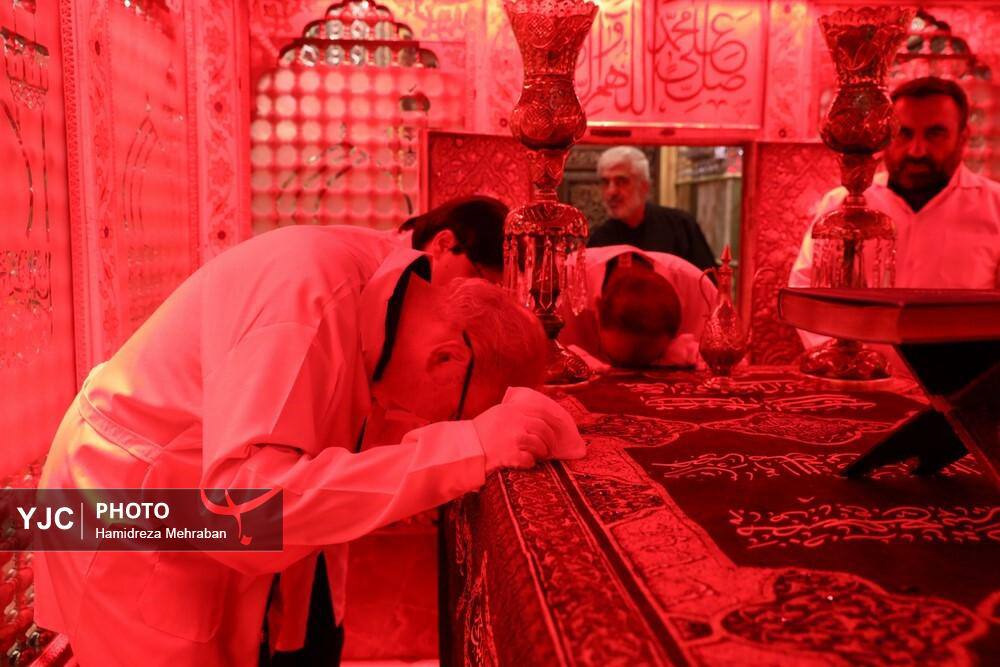 آیین غبارروبی ضریح مطهر آستان مقدس امامزاده صالح (ع)