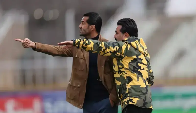 نفت آبادان دو سرمربی دارد!
