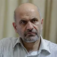 اقتصاد ایران در دام بازارگرایی؛ روایت مؤمنی از انحراف سیاست‌ اقتصادی پس از جنگ ۸ ساله