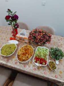 از شما/خوشمزه نهارامروزمون لوبیاپلوبامرغ ربی،نوش نگاهتان 😋😋🌹🌷🌹