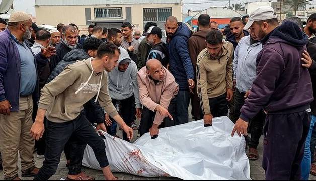 اشغالگران چادرهای آوارگان در خان‌یونس را آتش‌ زدند
