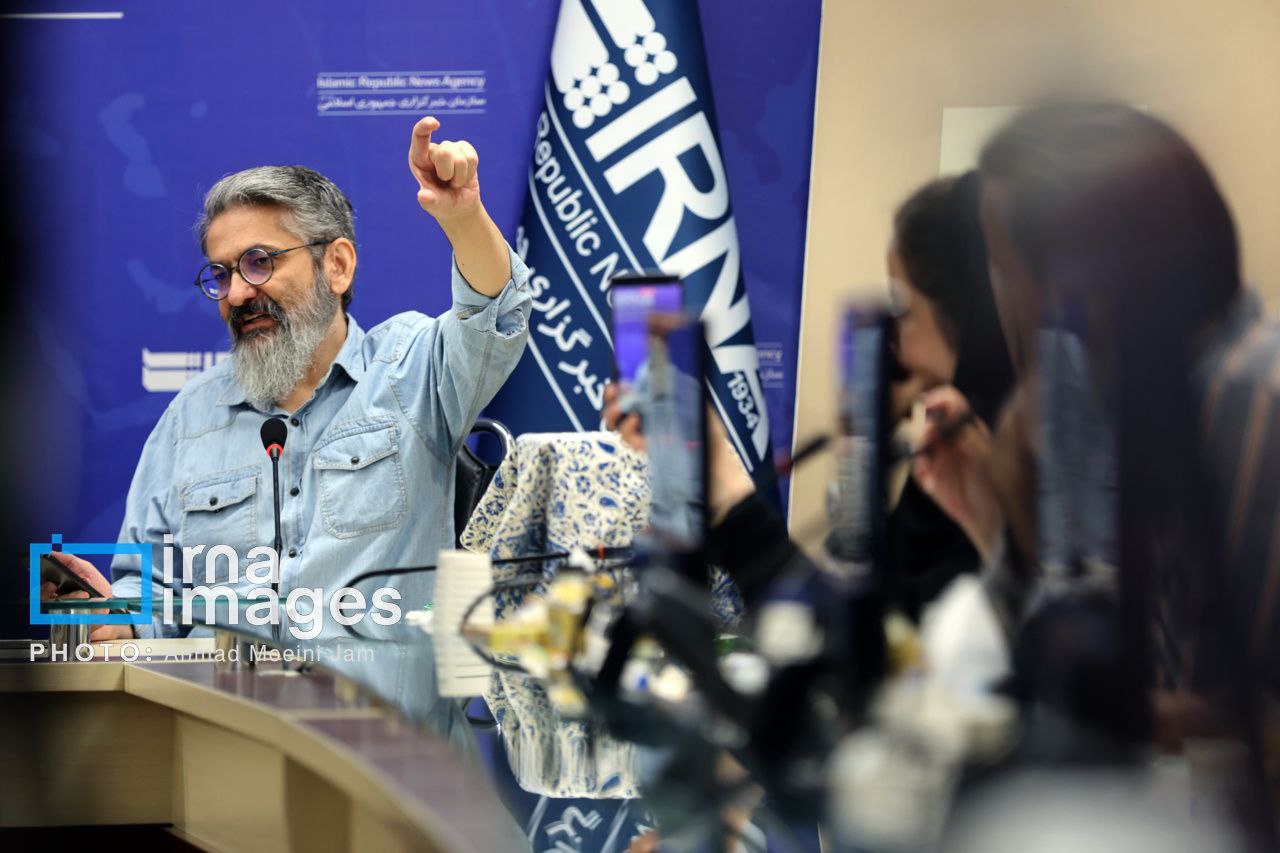  ​​​​​​​رونمایی کتاب «اسرائیل آن شرِ مطلق»