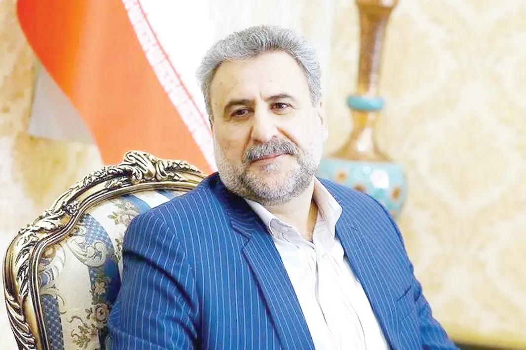 نماینده سابق: در اداره کشور و دیپلماسی عمومی با نفوذ مواجهیم