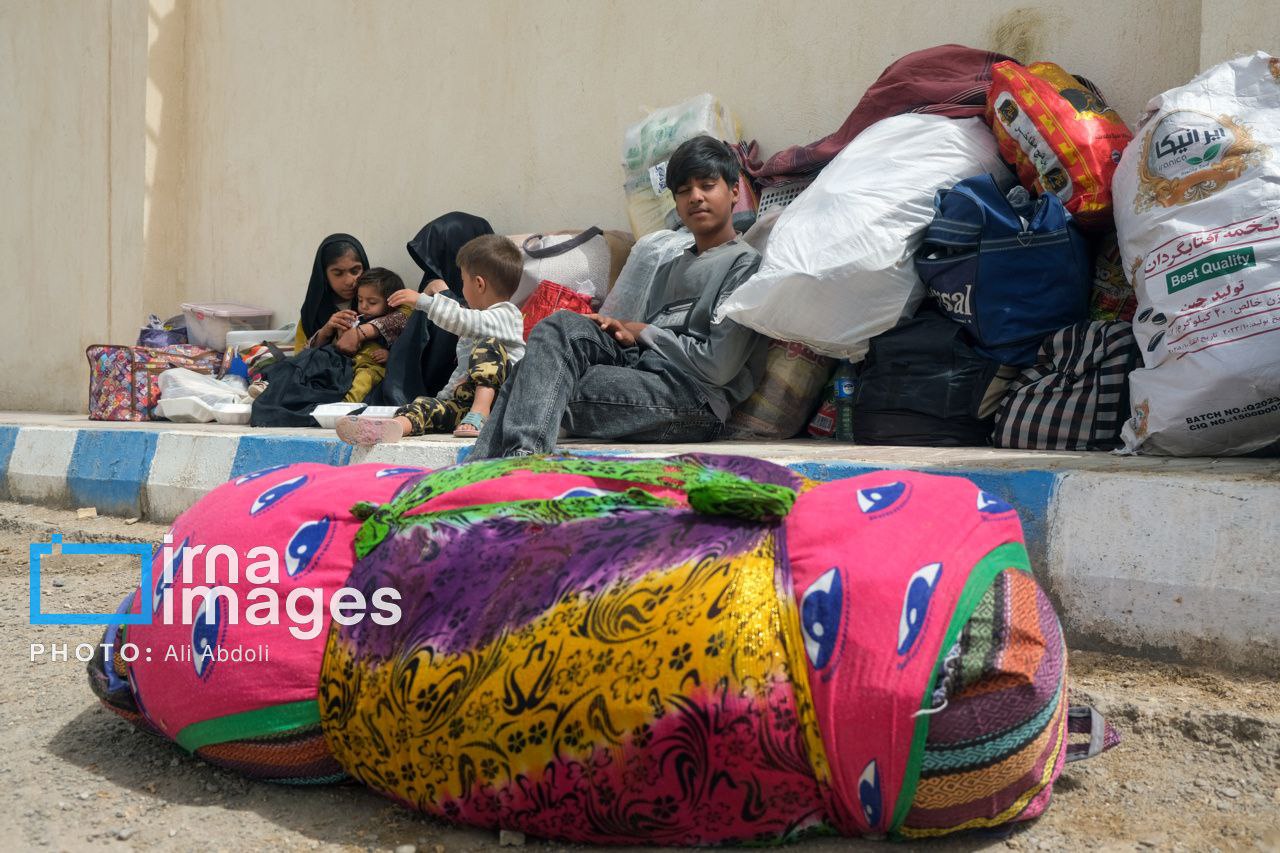 خروج اتباع افغانستانی غیرمجاز از مرز میلک