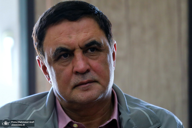 ناصر ایمانی: به کار بردن الفاظ سنگین و نامربوط در مورد رئیس جمهور «خیانت» محسوب میشود