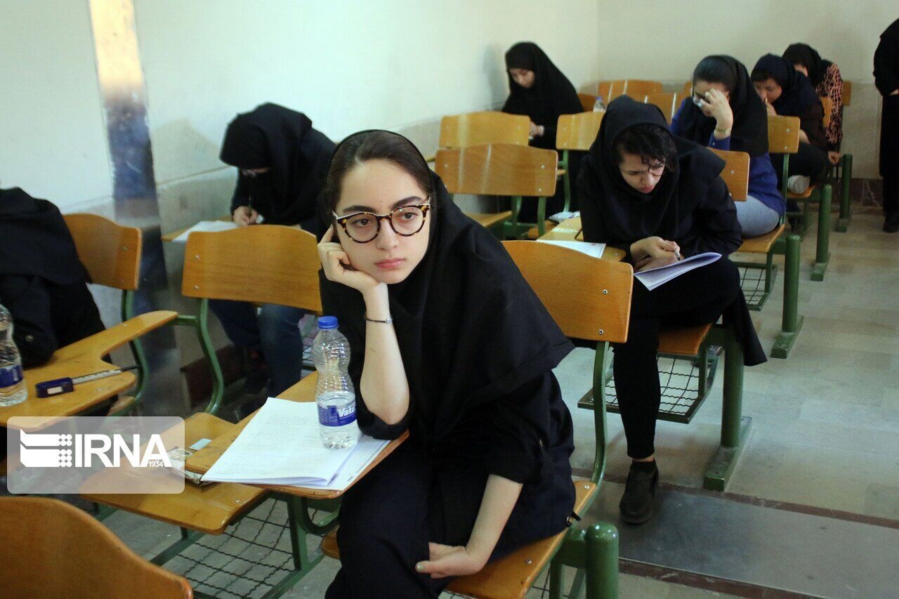 رقابت ۴۹ هزار داوطلب آزمون سراسری در اصفهان آغاز شد