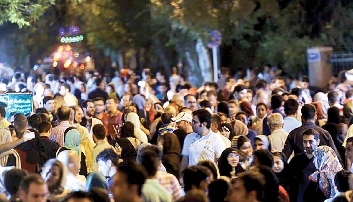 قدم زدن تندروها روی اعصاب جامعه