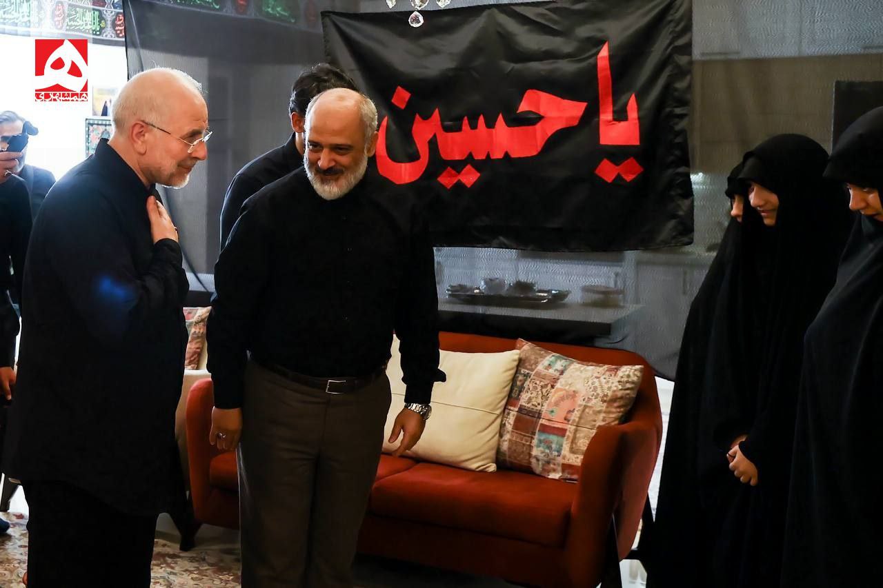 عکس/ حضور قالیباف در منزل شهید طهرانچی