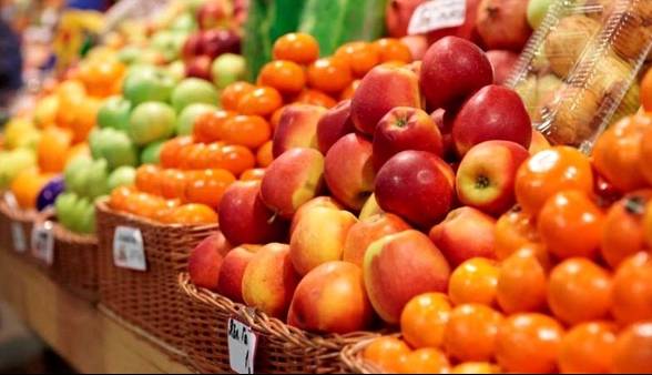 کشف 400 تن میوه احتکار شده در یک سردخانه در اصفهان
