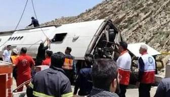 افزایش شمار فوتی‌های حادثه واژگونی اتوبوس محور فیروزآباد به ۲۲ نفر؛ تمام سرنشینان آسیب‌دیده‌اند