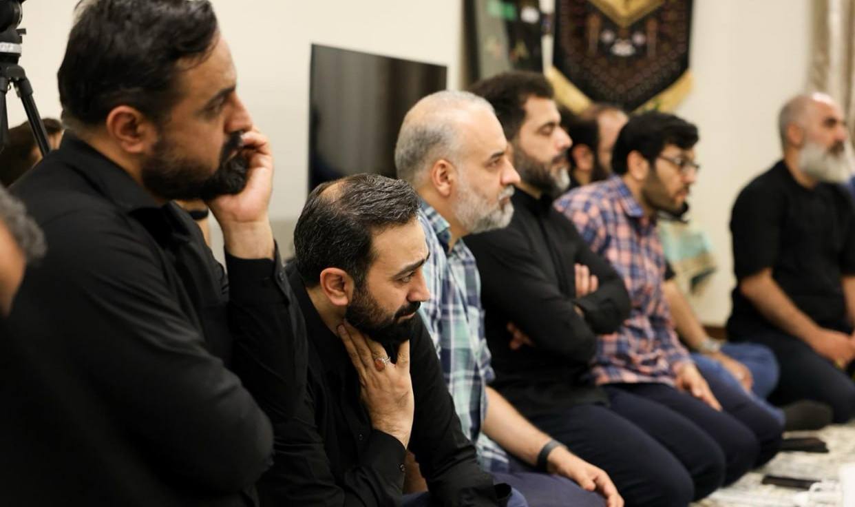 عکس/ حضور اصحاب رسانه در منزل فرمانده شهید حاج محمود باقری