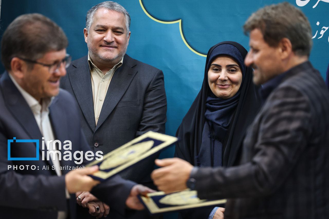 عکس/ ​​​​​​​امضای تفاهم نامه سرمایه گذاری در ناوگان ریلی مسافری