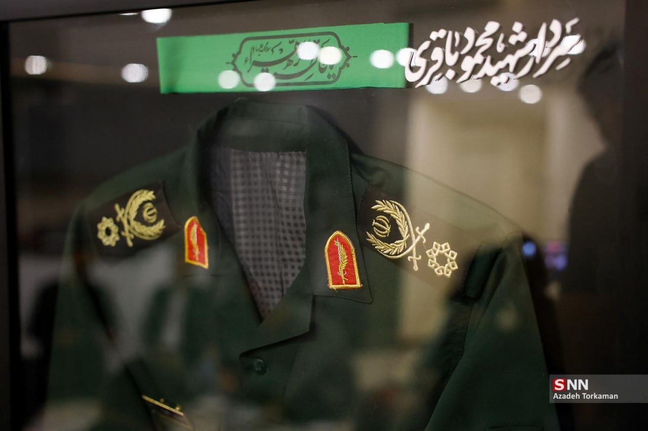 حضور جمعی از اصحاب رسانه در منزل سردار سرلشکر شهید محمود باقری