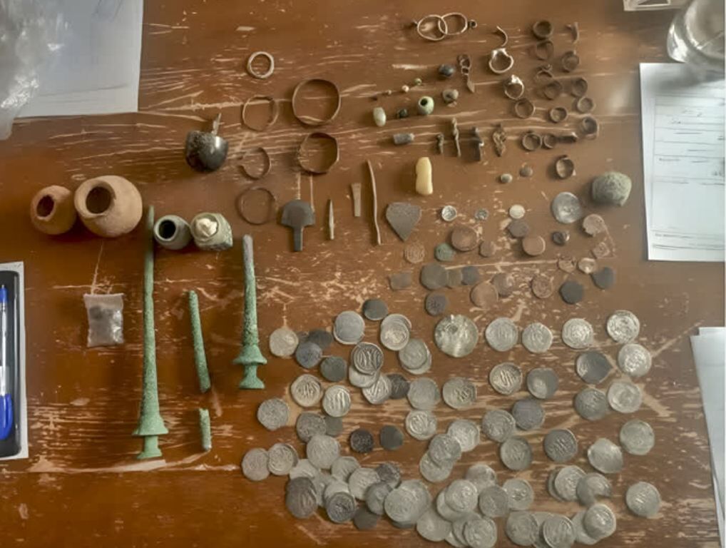 کشف ۱۸۵ شیء تاریخی در نرماشیر کرمان