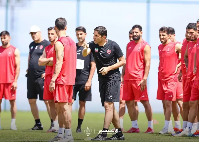 تاکتیکهای عبور از مدافعان و گلزنی در تمرین پرسپولیس