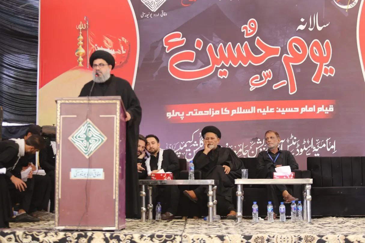 عکس/ تجدید بیعت دانشجویان پاکستانی با رهبر انقلاب در مراسم یوم حسین(ع) در کراچی