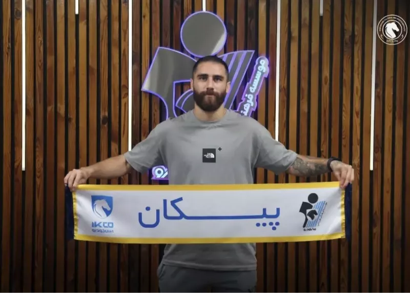 مدافع وفادار، سه فصل دیگر در پیکان
