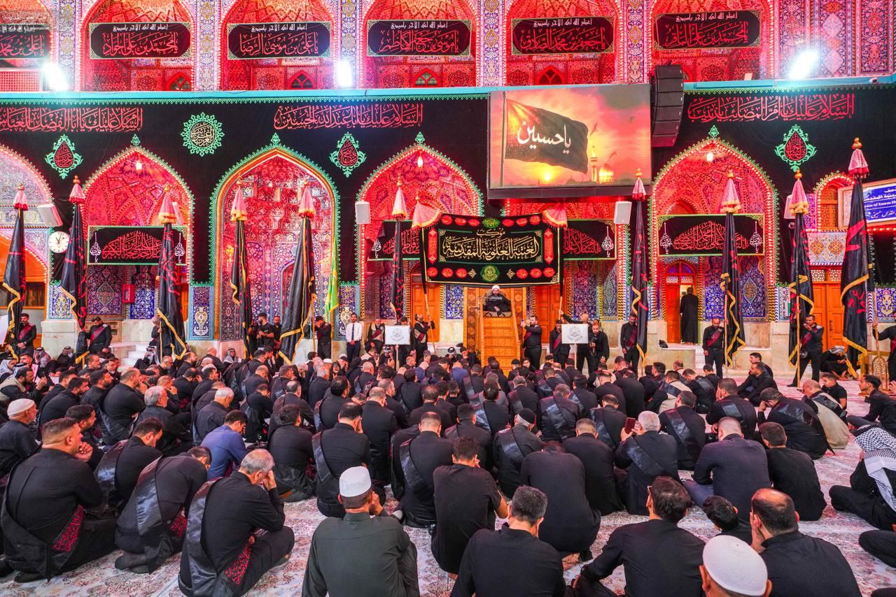عکس/ حضور دسته عزاداری خادمان علوی در کربلا در سالروز شهادت امام سجاد (ع) 