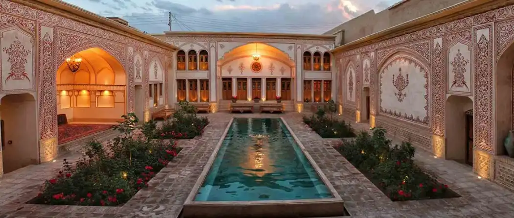 خانه زیبای عباسیان در کاشان