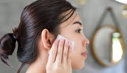 معایب و مزایای استفاده از دستمال مرطوب آرایشی