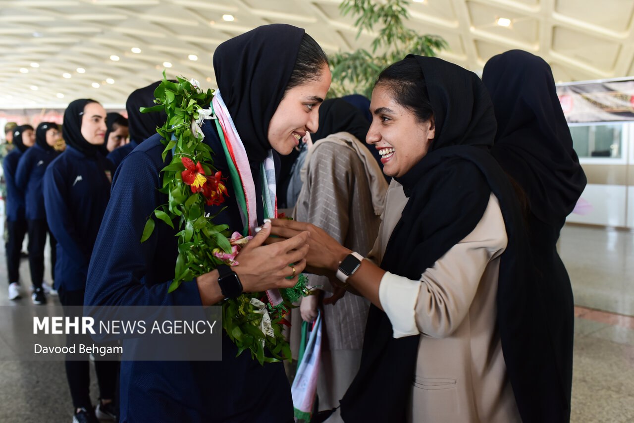 مراسم استقبال از تیم ملی فوتبال بانوان در مشهد 