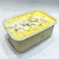 یک بستنی سنتی خوشمزه با عطر و طعم بهشتی