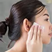 معایب و مزایای استفاده از دستمال مرطوب آرایشی
