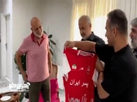 دیدار درویش، مدیرعامل باشگاه پرسپولیس با خانواده شهید پارسا منصور