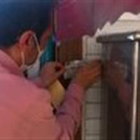مهر وموم کیوسک عرضه مواد غذایی به دلیل تخلفات بهداشتی در  مهریز