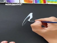 با خطوط ظریف و منحنی یک اثر هنری خلق کن