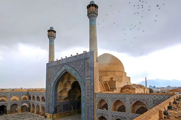 گنبد تاج‌الملک مسجد جامع اصفهان مرمت می‌شود