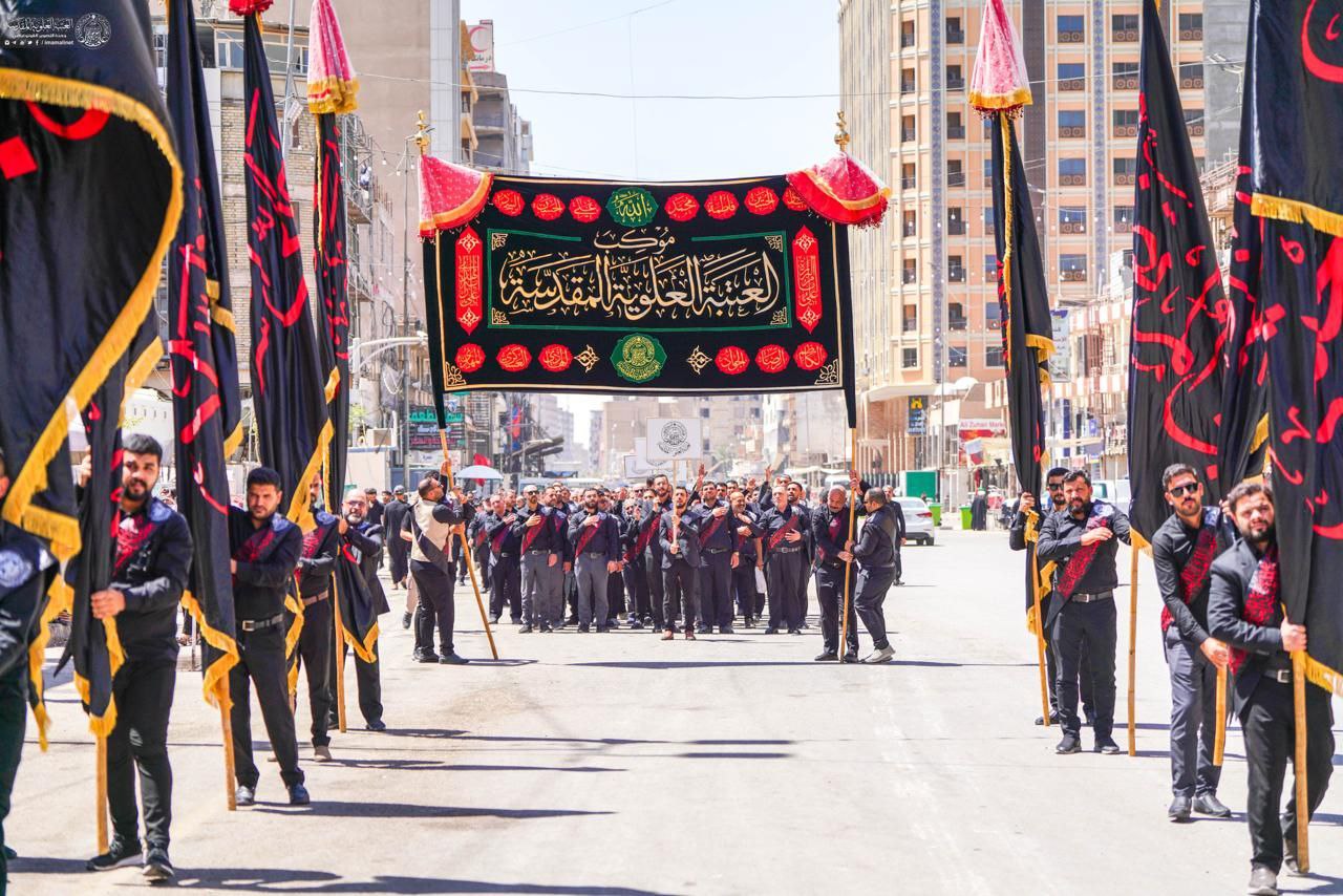 عکس/ حضور دسته عزاداری خادمان علوی در کربلا در سالروز شهادت امام سجاد (ع) 
