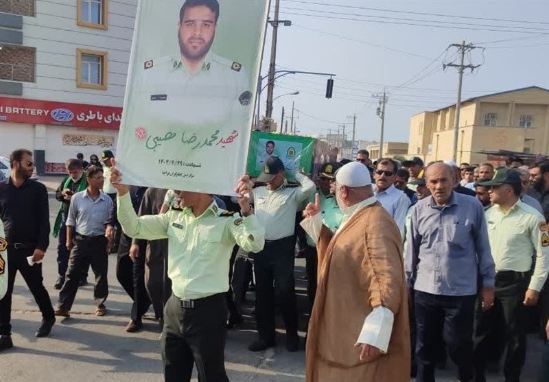تشییع پیکر شهید نیروی انتظامی در شهرستان دیر