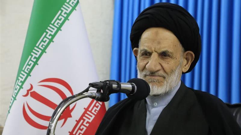 امام جمعه بیرجند: نماز جمعه تابلوی اجرای عدالت و حرکت به سوی تمدن اسلامی است