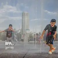 آب بازی در پارک آب و آتش راهی برای فرار کودکان از موج گرمای تهران 