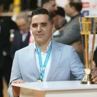 پنجمین فصل متوالی روی نیمکت قهرمان لیگ