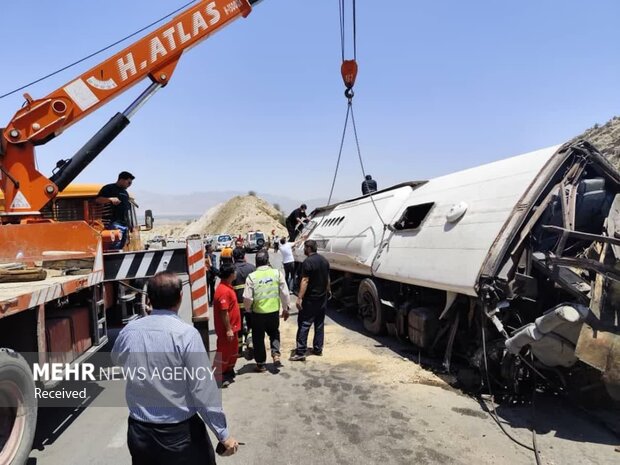 آخرین وضعیت درمانی مصدومان واژگونی اتوبوس محور فیروزآباد – کوار