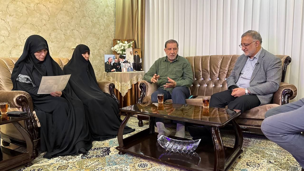 دیدار زاکانی با خانواده شهید حسن محقق
