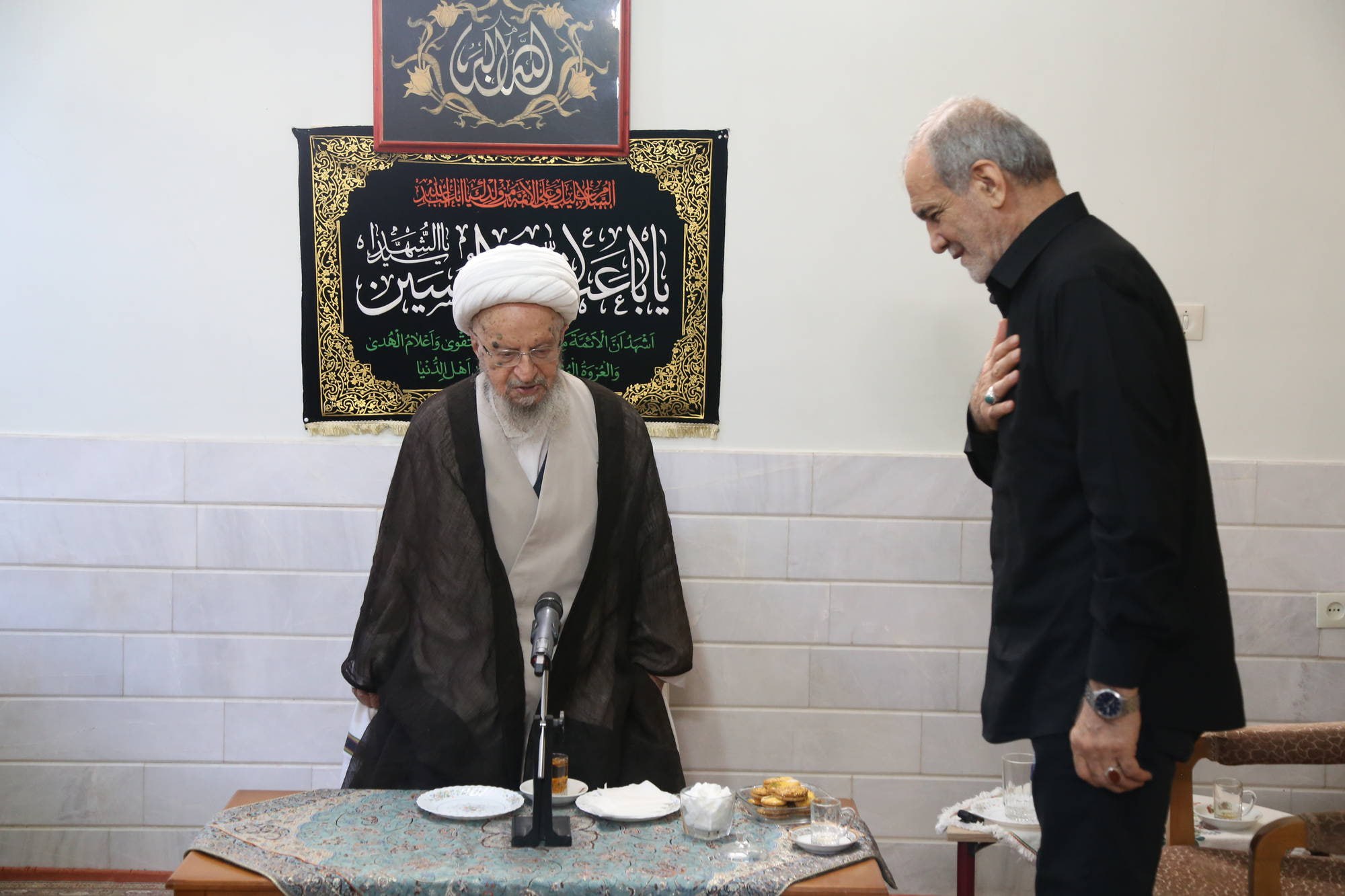 عکس/ دیدار پزشکیان با آیت‌الله مکارم شیرازی 