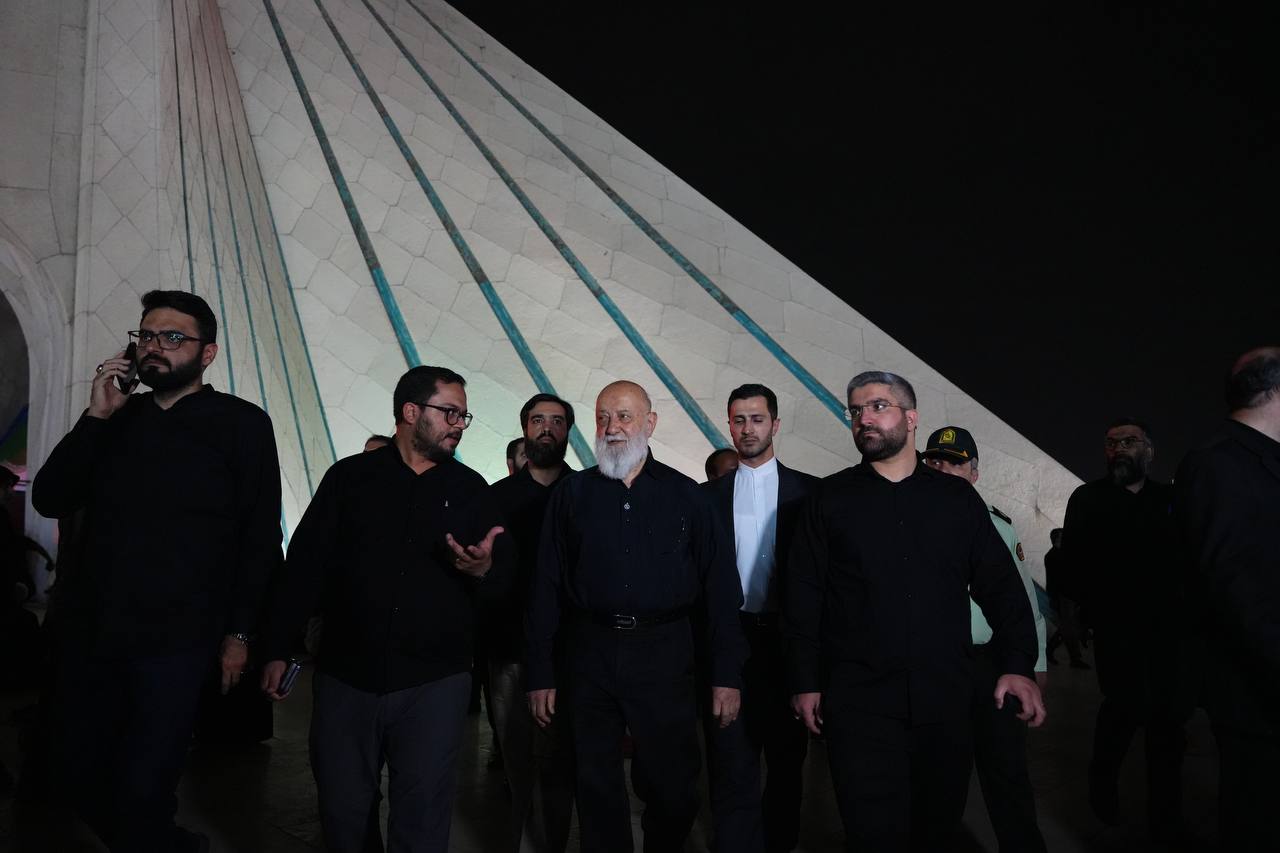 حضور مهدی چمران در رویداد آیینی «محرم شهر» در میدان آزادی