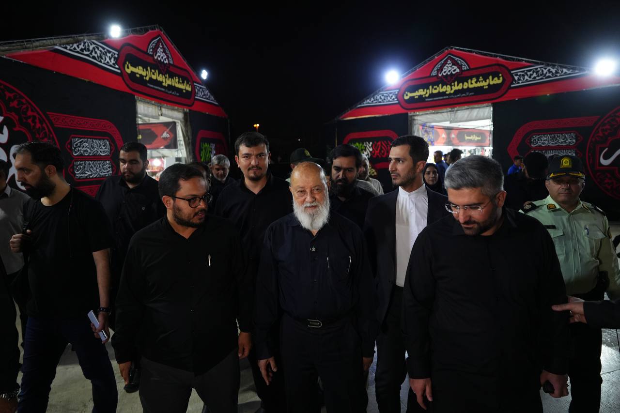 حضور مهدی چمران در رویداد آیینی «محرم شهر» در میدان آزادی
