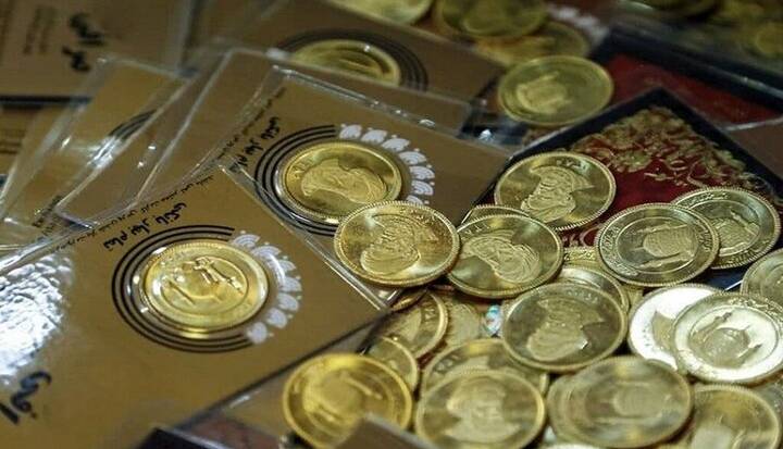 افت قیمت ها در بازار سکه و طلا؛ دلار سبزپوش شد