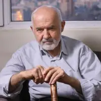سرمقاله همشهری/ احمد آقا