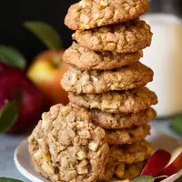 طرز تهیه کوکی سیب و دارچین با بافتی نرم و خوشمزه