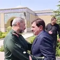 استقبال سردار موسوی از مخبر در مراسم اربعین شهدای هوافضا