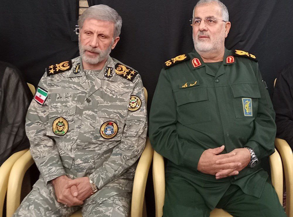 عکس/ حضور فرماندهان کل ارتش و سپاه در مراسم چهلم شهادت سرلشکر باقری