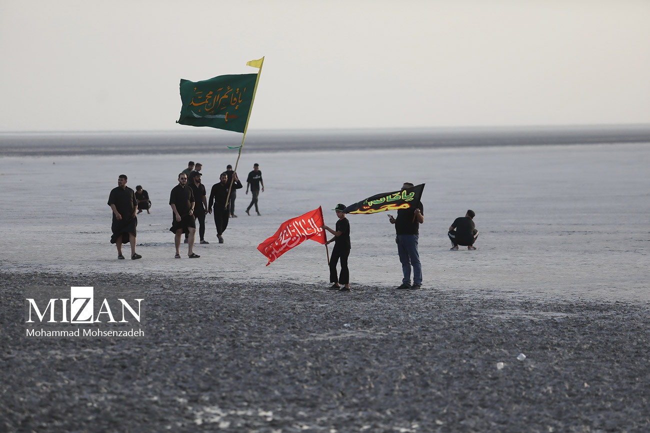 عکس/ پیاده روی زائران اربعین از مسیر «رأس‌البیشه» عراق