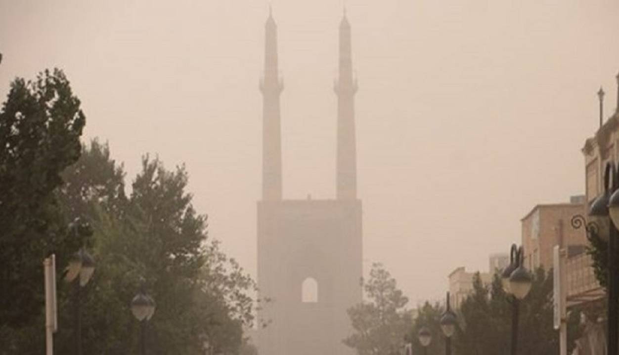 ورود گردوغبار از مناطق مجاور به استان یزد 
